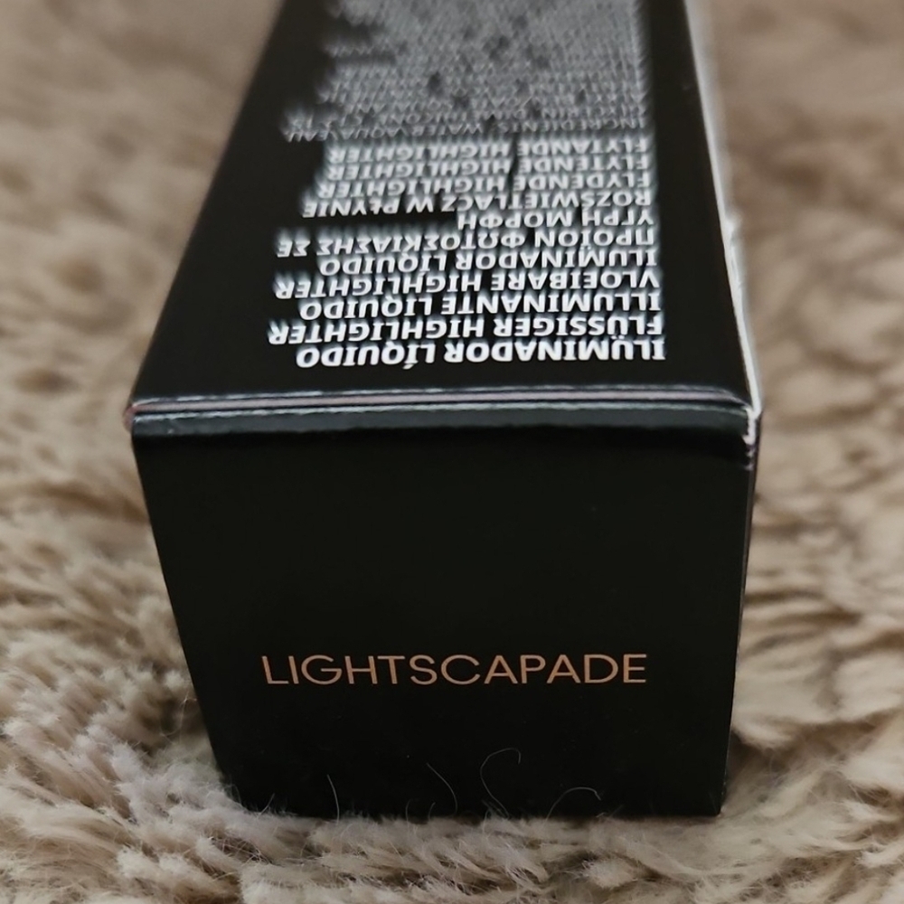 MAC Cosmetics Skinfinish Lightstruck Liquid Highlighter - Black & Rose Gold - Picture 2 of 3